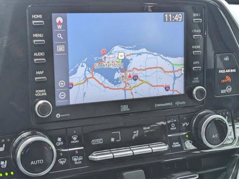 Used 2021 Toyota Highlander Limited FWD image 12