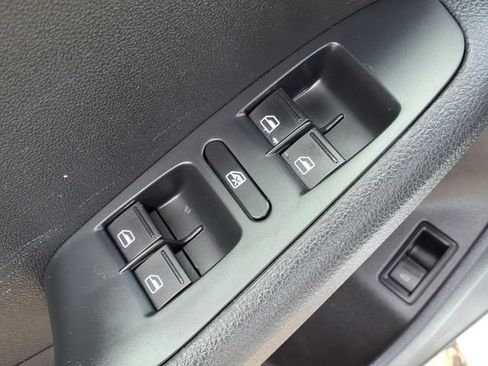Used 2017 Volkswagen Jetta SE FWD image 16
