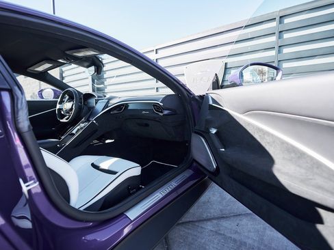 Used 2024 Ferrari Roma image 24