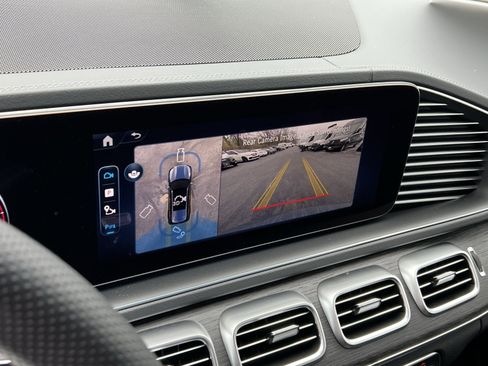 New 2026 Mercedes-Benz GLS 450 4MATIC image 17