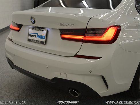 Used 2021 BMW 330i Sedan w/ M Sport Package RWD image 42