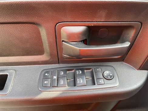 Used 2018 RAM 2500 Tradesman w/ Chrome Appearance Group image 18