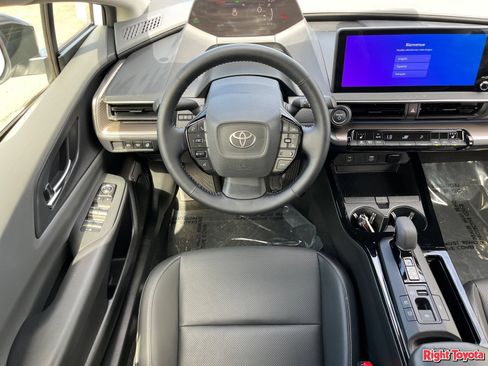 Certified 2026 Toyota Prius XLE FWD image 17