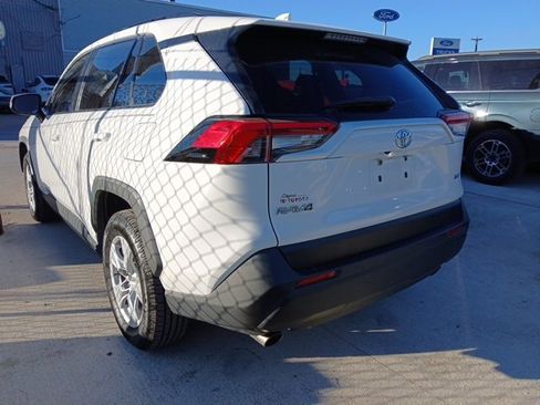Used 2019 Toyota RAV4 XLE image 9