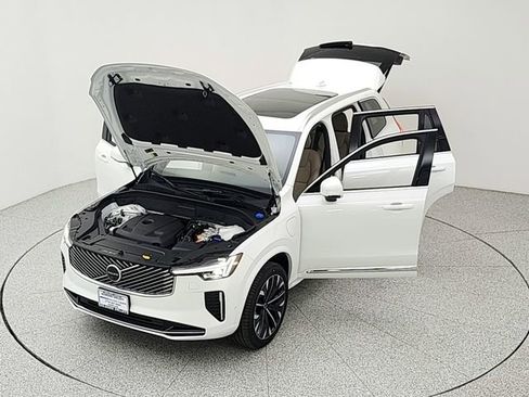 New 2026 Volvo XC90 T8 Plus w/ Protection Package AWD/4WD image 37