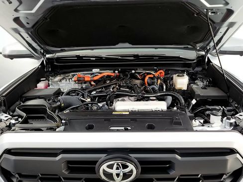 Used 2025 Toyota Tacoma TRD Sport w/ TRD Sport Premium Package AWD/4WD image 23