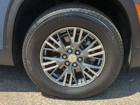 Used 2024 Chevrolet Traverse LT AWD/4WD image 10