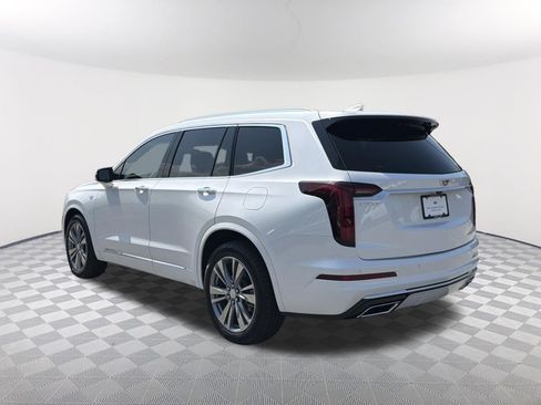 Certified 2025 Cadillac XT6 Premium Luxury FWD image 3