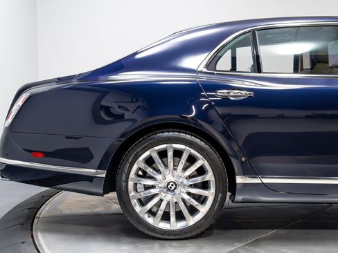 Used 2017 Bentley Mulsanne image 19