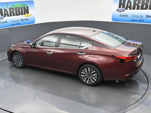 Used 2025 Nissan Altima 2.5 SV FWD image 24