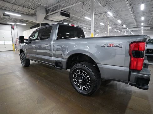 Used 2023 Ford F250 Platinum image 12