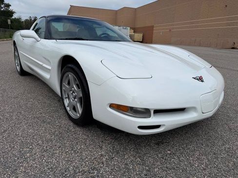 Used 1998 Chevrolet Corvette Coupe RWD image 33
