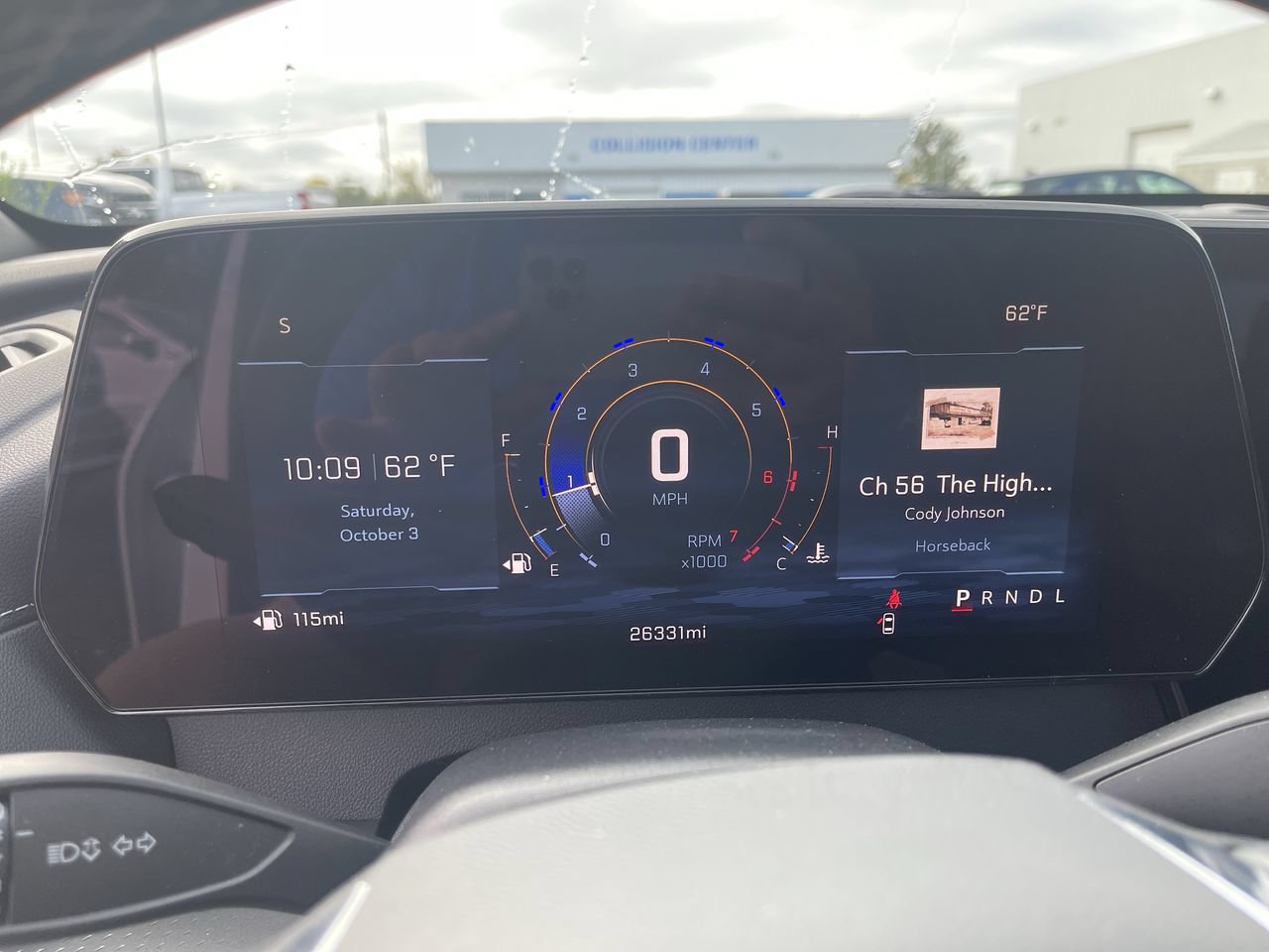 Used 2025 Chevrolet Traverse LT FWD image 11