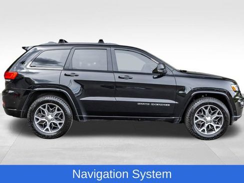Used 2020 Jeep Grand Cherokee Overland AWD/4WD image 4