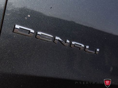 Used 2021 GMC Yukon XL Denali w/ Denali Premium Package image 13