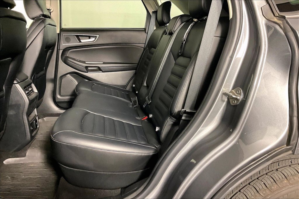 Used 2024 Ford Edge SEL w/ Convenience Package AWD/4WD image 3