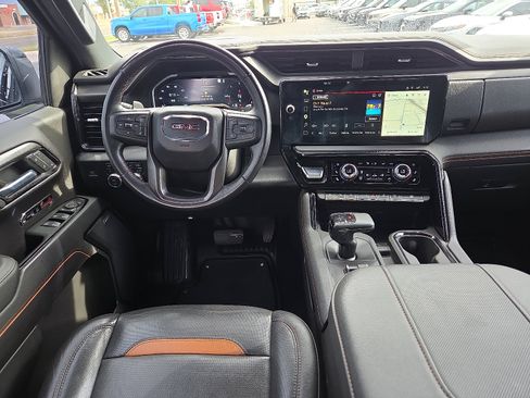 Used 2023 GMC Sierra 1500 AT4 w/ AT4 Premium Package AWD/4WD image 10