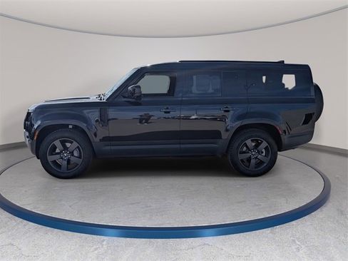 Used 2025 Land Rover Defender 130 S image 2