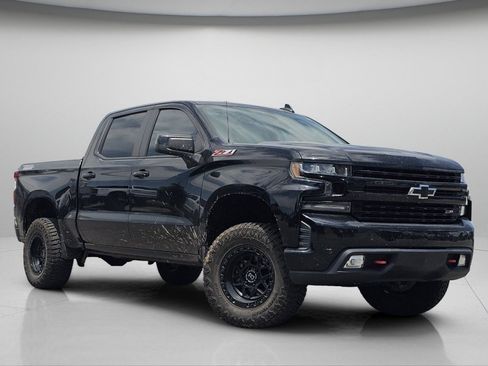 Used 2021 Chevrolet Silverado 1500 LT Trail Boss w/ Convenience Package II AWD/4WD image 2
