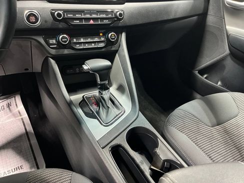 Used 2019 Kia Niro LX FWD image 28