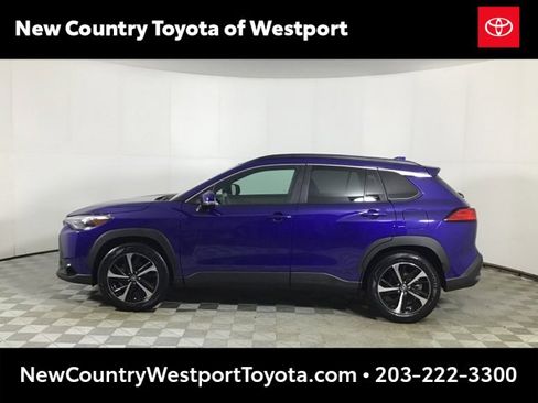 Used 2024 Toyota Corolla Cross XSE image 4