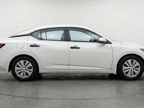 Used 2025 Nissan Sentra S FWD image 11