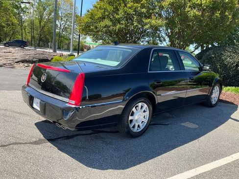 Used 2011 Cadillac DTS FWD image 23