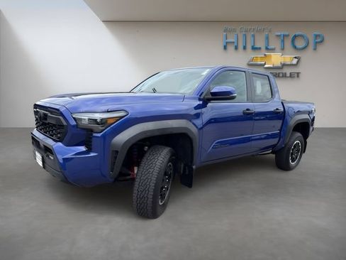 Used 2025 Toyota Tacoma TRD Off-Road w/ TRD Off Road Upgrade Package AWD/4WD image 12