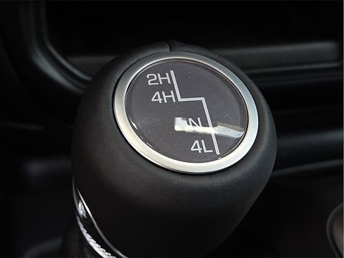 New 2025 Jeep Gladiator Sport image 14