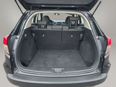 Used 2019 Honda HR-V LX image 39