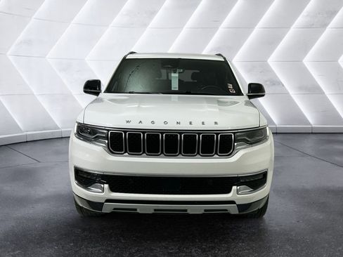 Used 2024 Jeep Wagoneer L Series II image 2