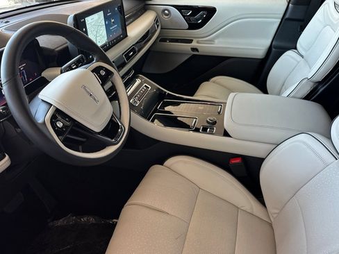 New 2026 Lincoln Aviator Black Label w/ Black Label Special Edition AWD/4WD image 9