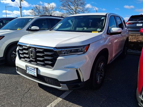 Used 2024 Honda Pilot EX-L image 3