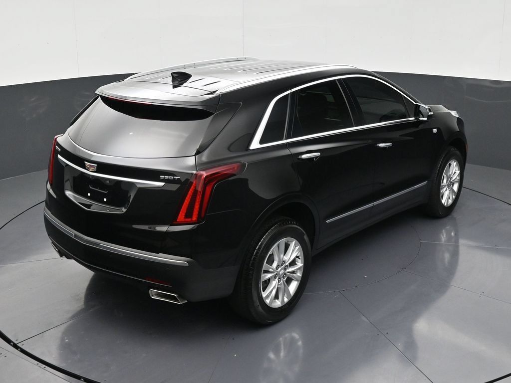 Certified 2025 Cadillac XT5 Luxury FWD image 16