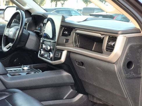 Used 2024 Ford Expedition Max XLT image 22