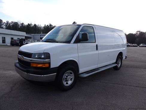 Used 2024 Chevrolet Express 2500 w/ Driver Convenience Package image 4