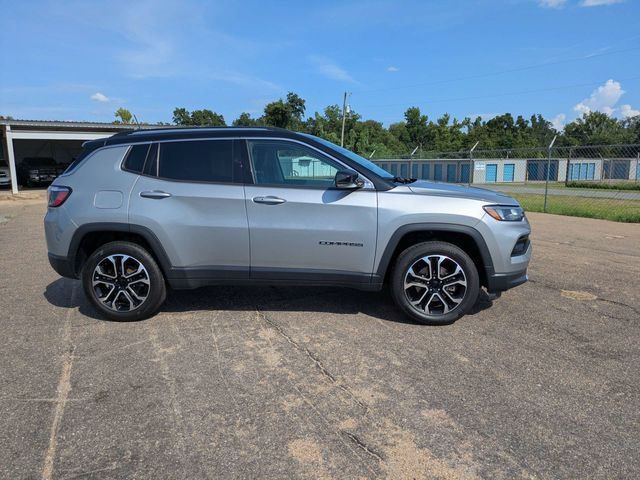 Used 2022 Jeep Compass Limited AWD/4WD image 3
