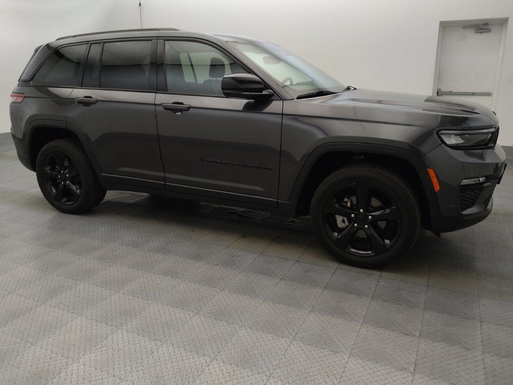 Used 2023 Jeep Grand Cherokee Limited w/ Black Appearance Package RWD image 11