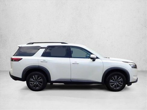 Used 2023 Nissan Pathfinder SV AWD/4WD image 14