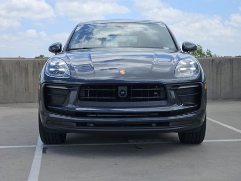 Certified 2026 Porsche Macan AWD/4WD image 11