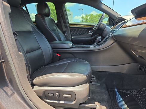 Used 2017 Ford Taurus Limited FWD image 15