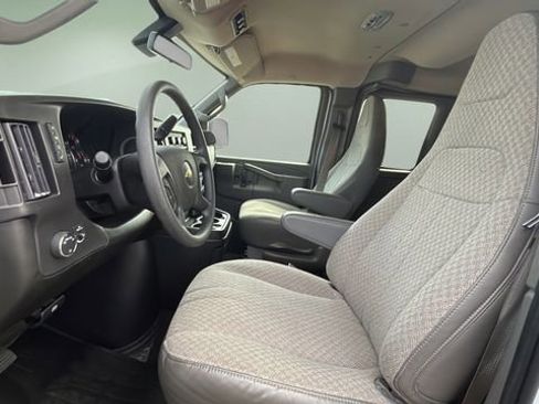 Used 2024 Chevrolet Express 3500 LT w/ LT Preferred Equipment Group image 18