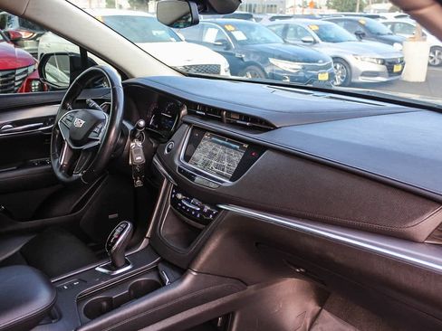 Used 2019 Cadillac XT5 Premium Luxury image 19