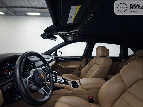 Used 2020 Porsche Cayenne AWD/4WD image 12