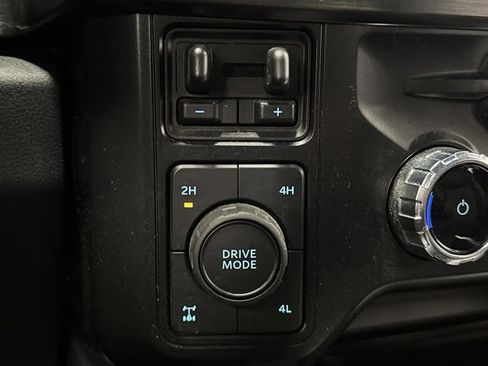 Used 2024 Ford F350 Lariat w/ Chrome Package image 24