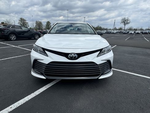Used 2023 Toyota Camry LE image 3