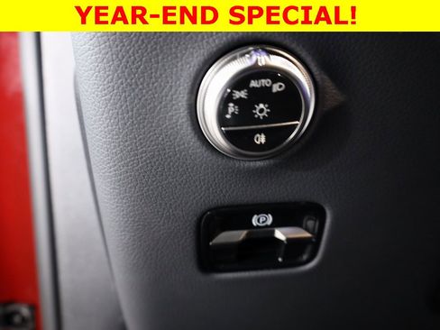 Used 2025 Mercedes-Benz GLC 300 4MATIC image 14