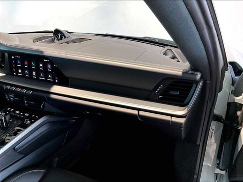 Used 2025 Porsche 911 Carrera image 23