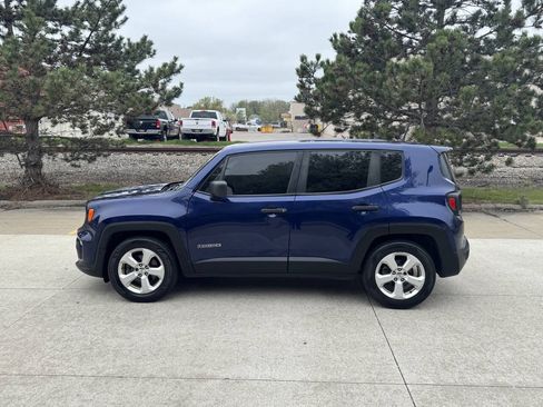 Used 2019 Jeep Renegade Sport FWD image 3