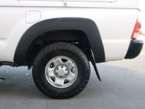 Used 2015 Toyota Tacoma PreRunner image 23